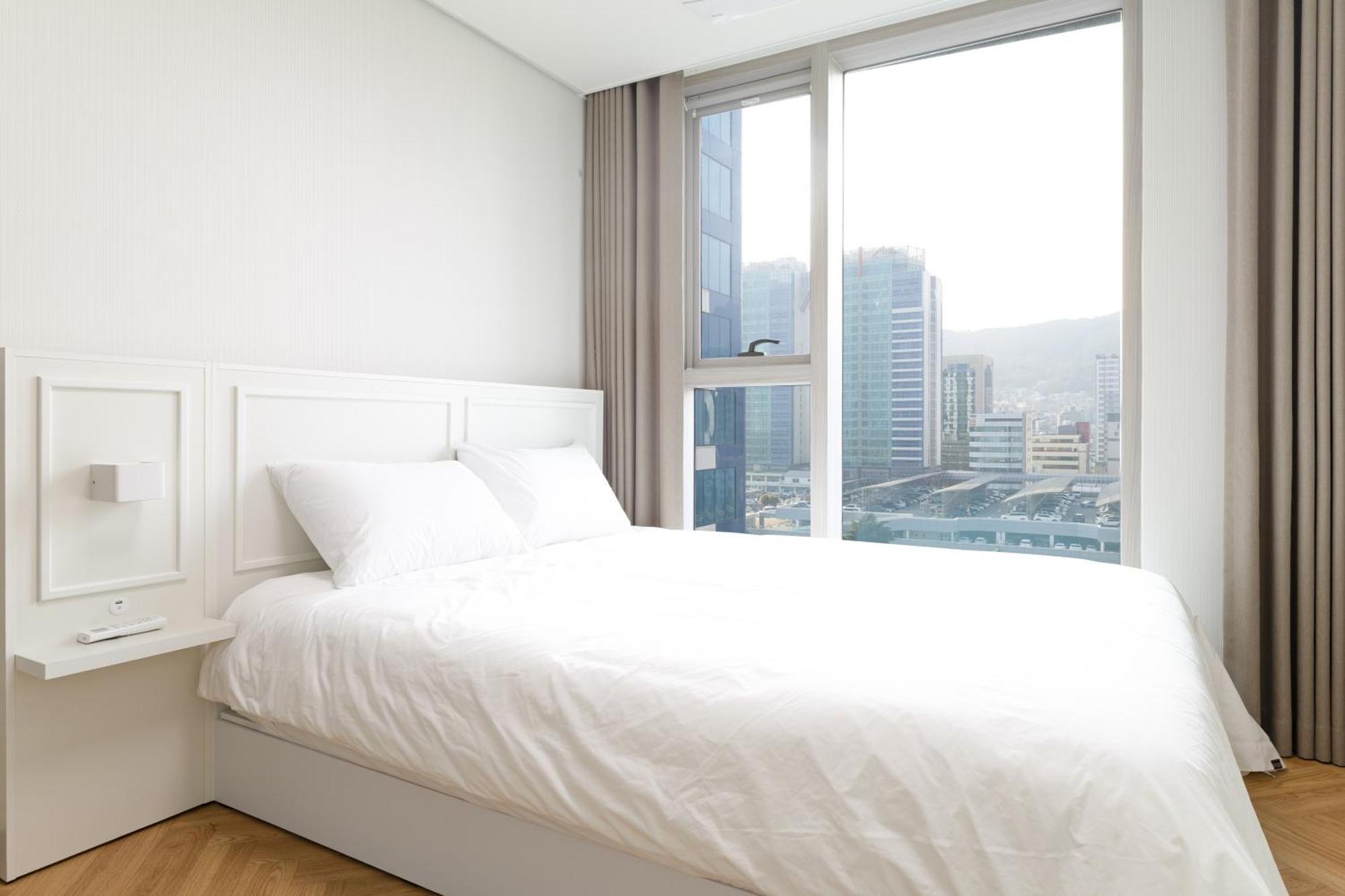 Brown Suites Busan Station Exteriör bild