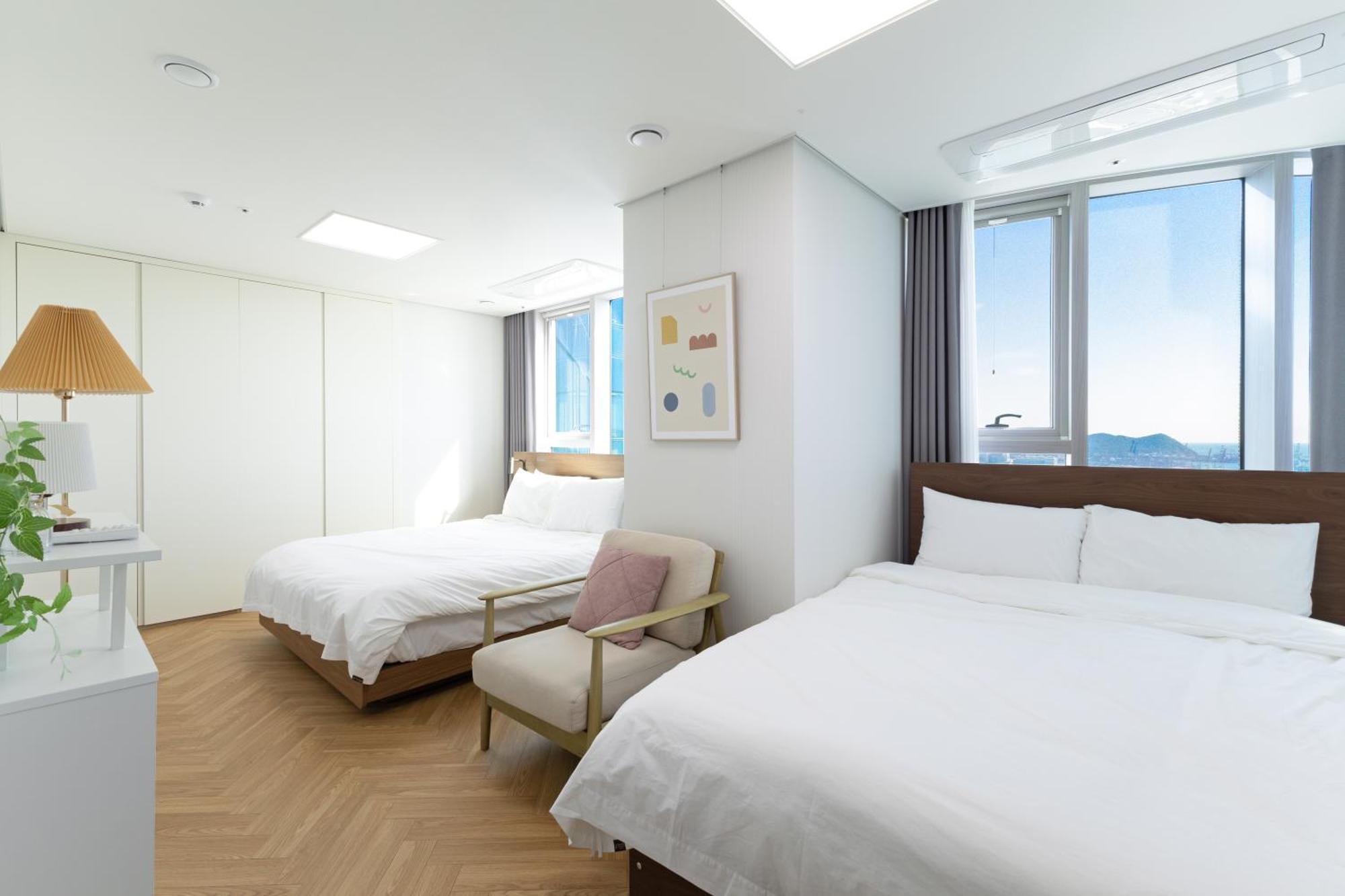 Brown Suites Busan Station Exteriör bild