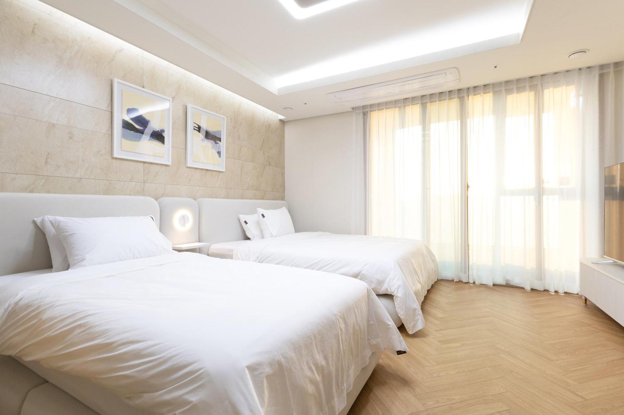 Brown Suites Busan Station Exteriör bild