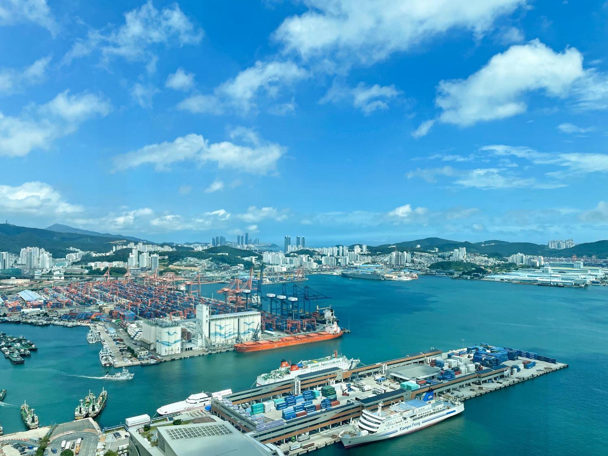 Brown Suites Busan Station Exteriör bild