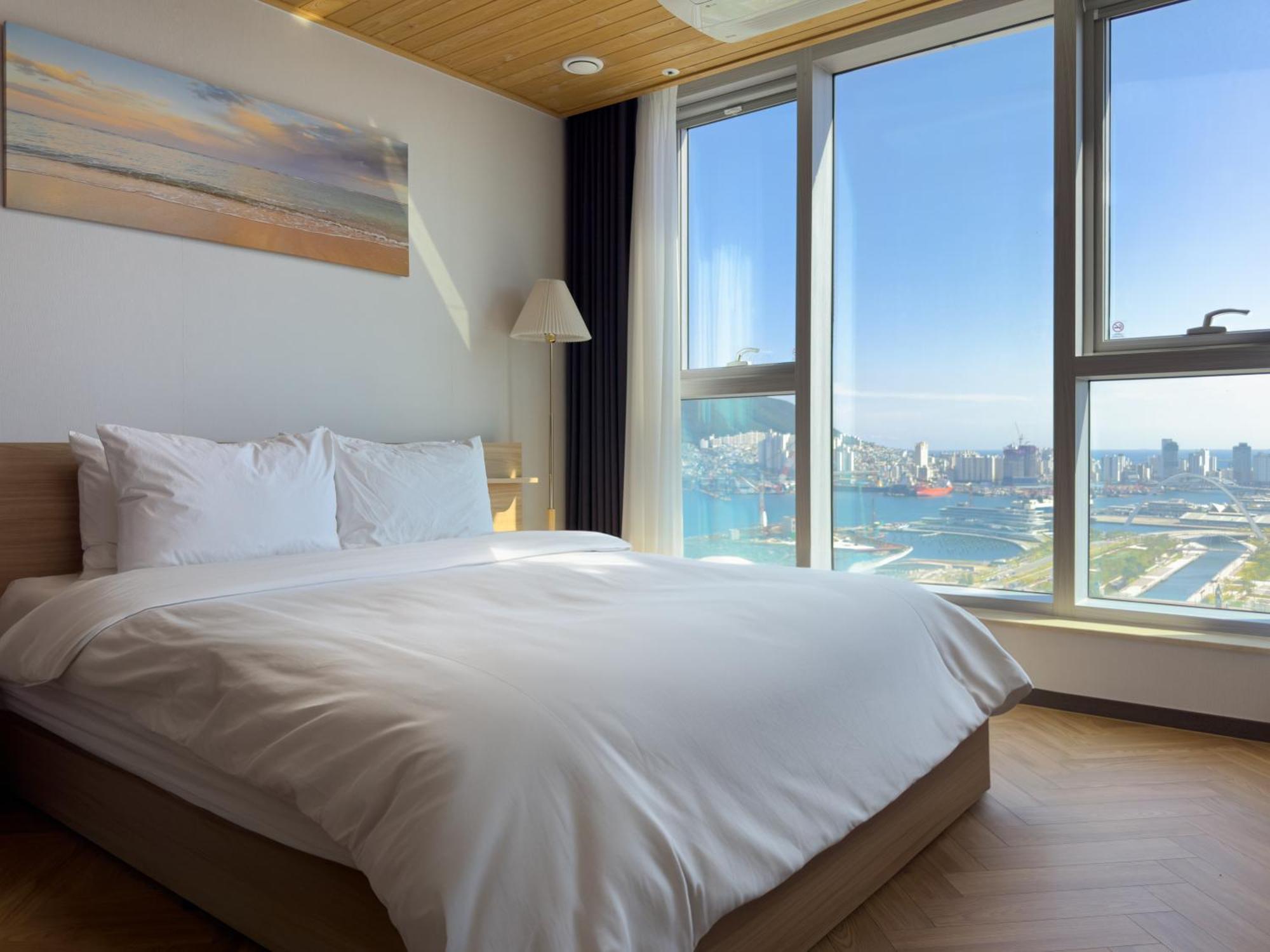 Brown Suites Busan Station Exteriör bild