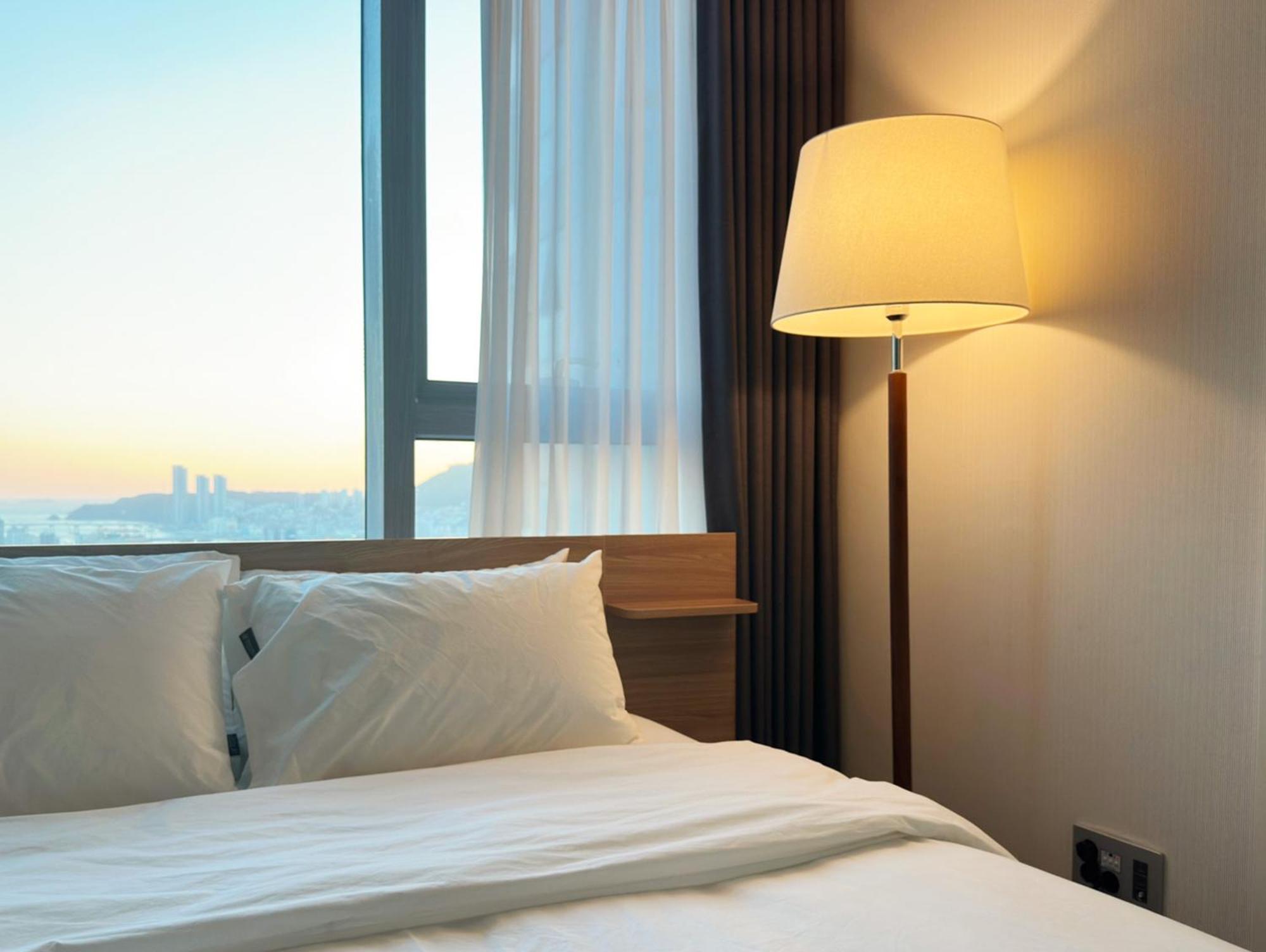 Brown Suites Busan Station Exteriör bild